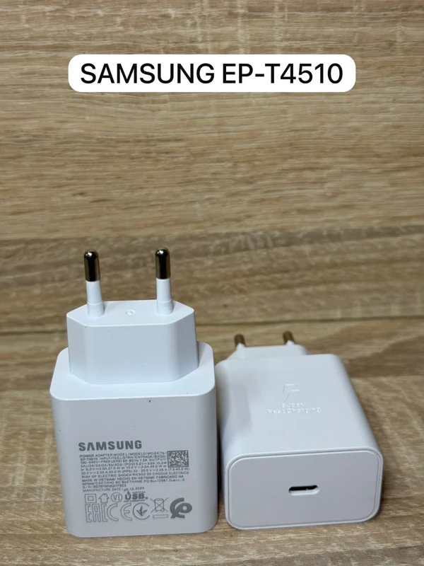 شاحن سامسونج سريع EP-T4510 بقوة 45 واط USB-C أبيض - محول طاقة أصلي للهواتف الذكية - شواحن بالجملة Errayhany Grossiste المغرب